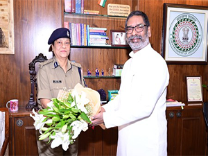 a-day-before-retirement-tadasha-mishra-appointed-jharkhand-dgp